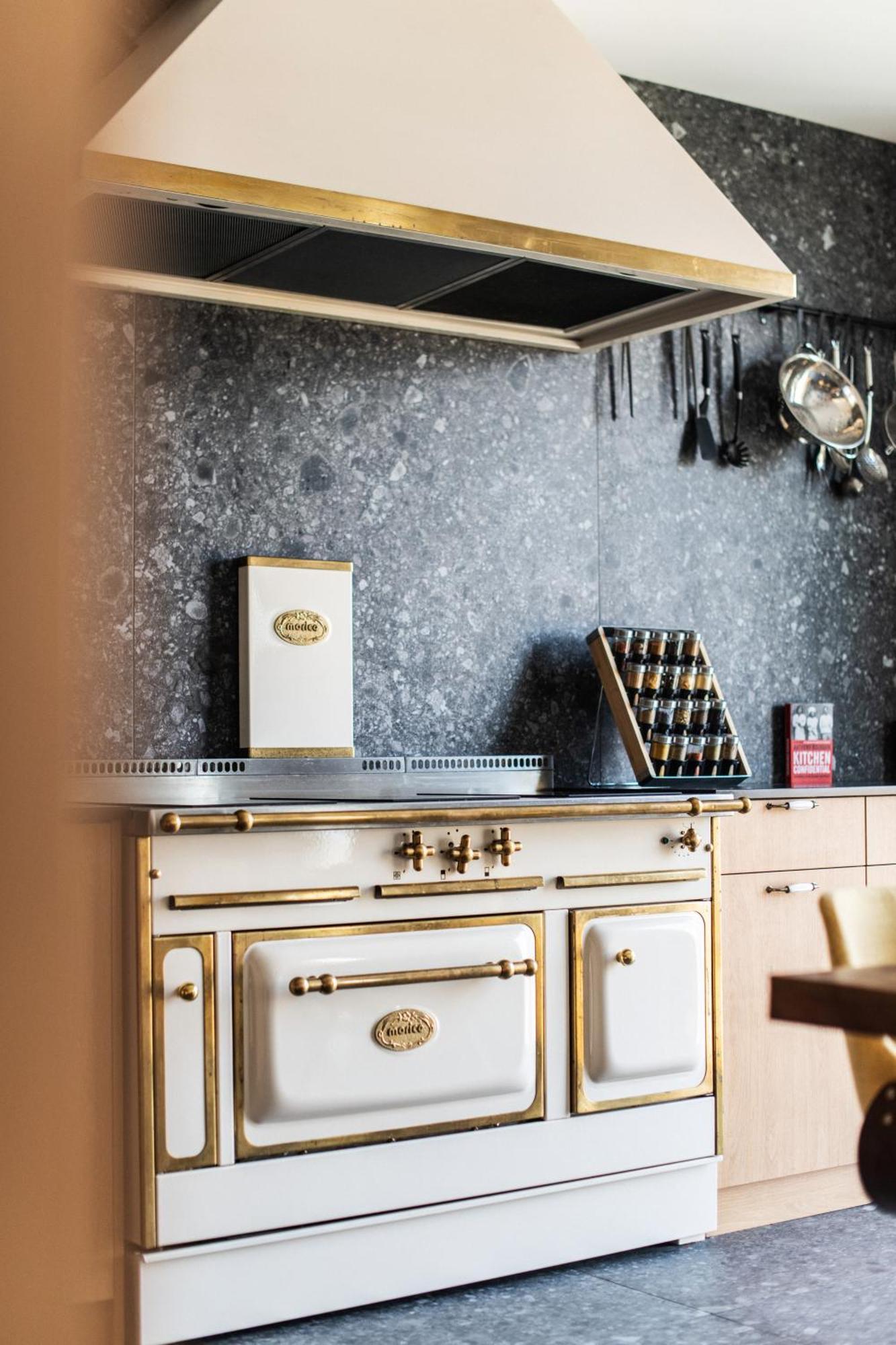 Hotel Kitchen59